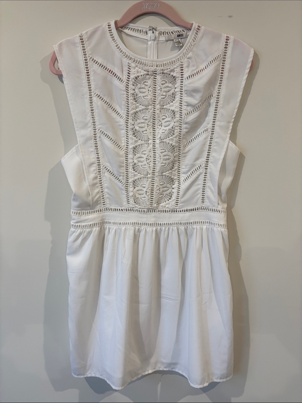 Amuse Society White Sleeveless Lace-Front Mini Dress
